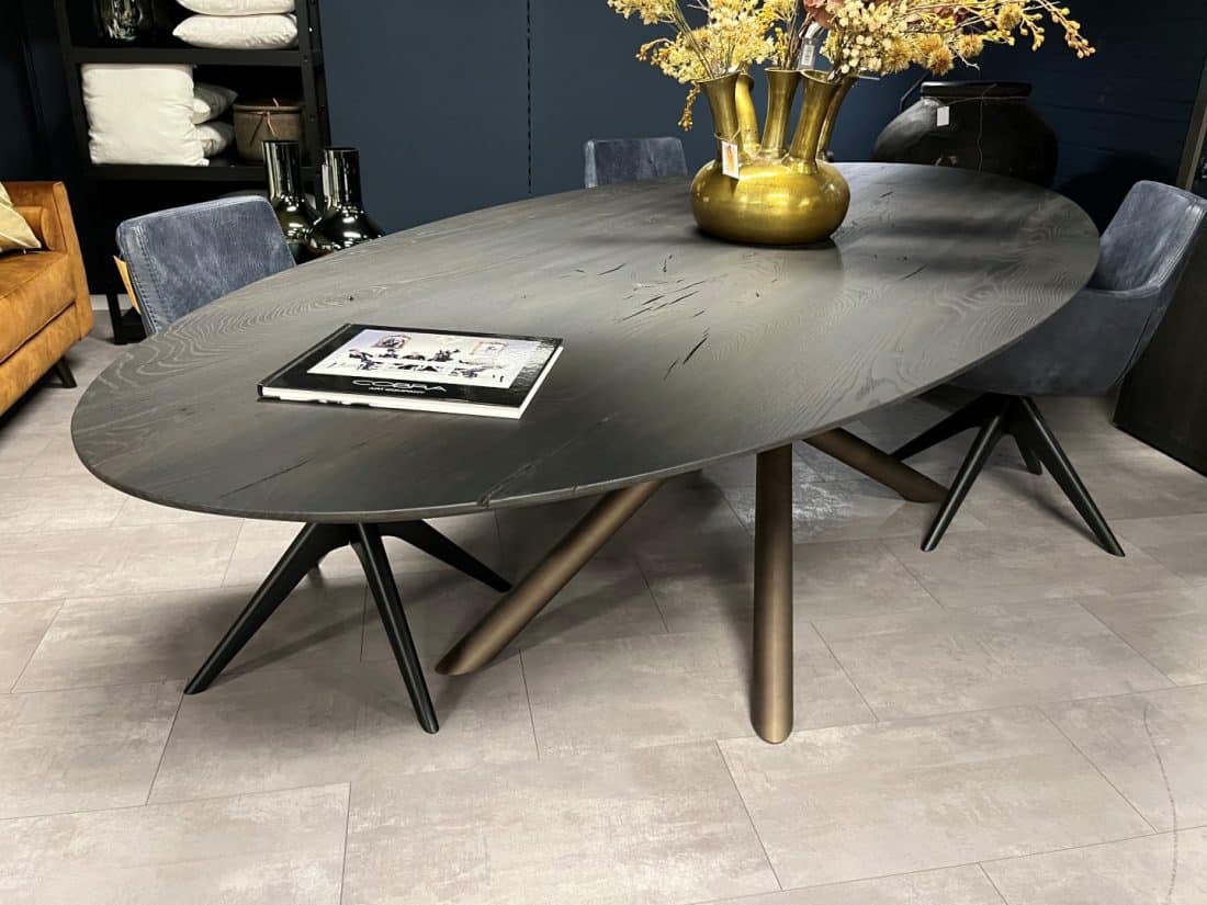 Ovaal Eiken Design Tafel