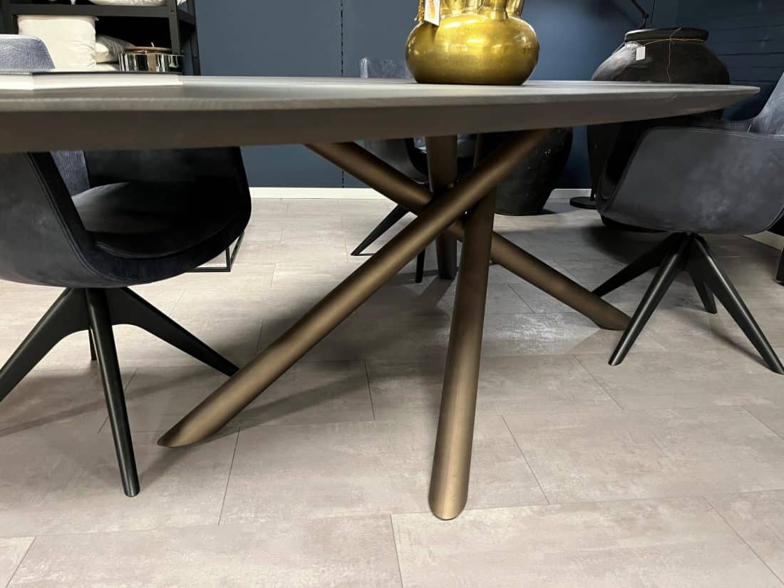 Ovaal Eiken Design Tafel