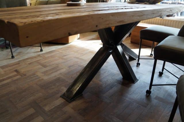 Oude Robuuste Tafel Tim