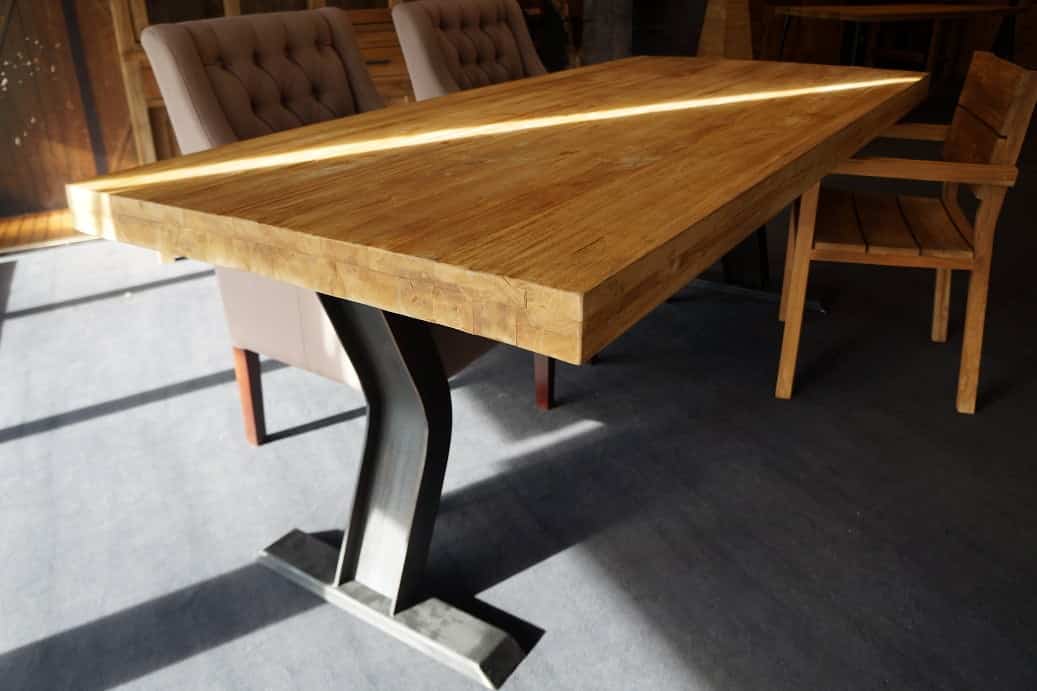 Robuuste Teakhouten Tafel Ayden