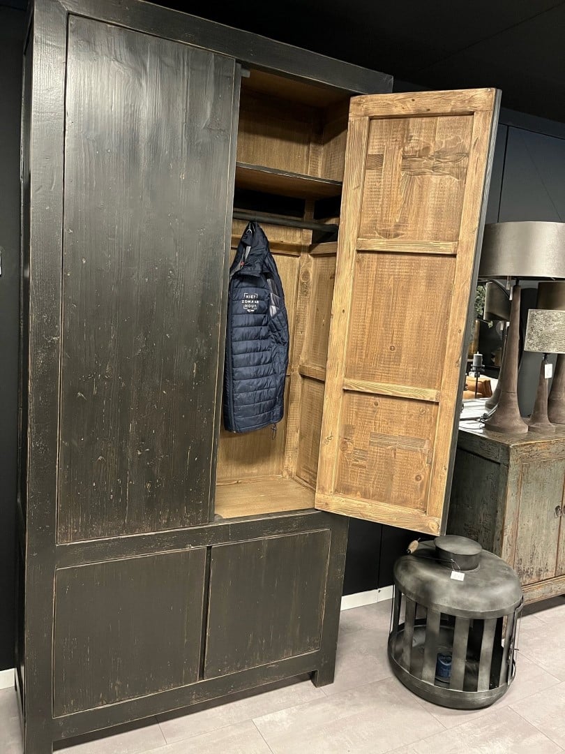 Stoere Oud Hangkast Gino