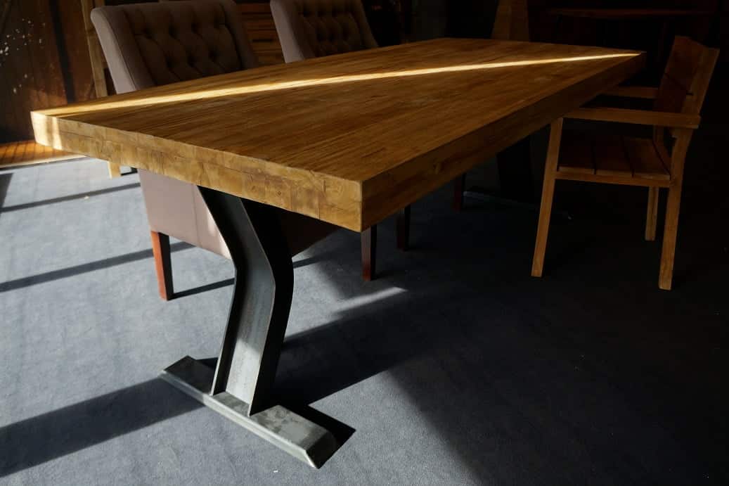 Robuuste Teakhouten Tafel Ayden