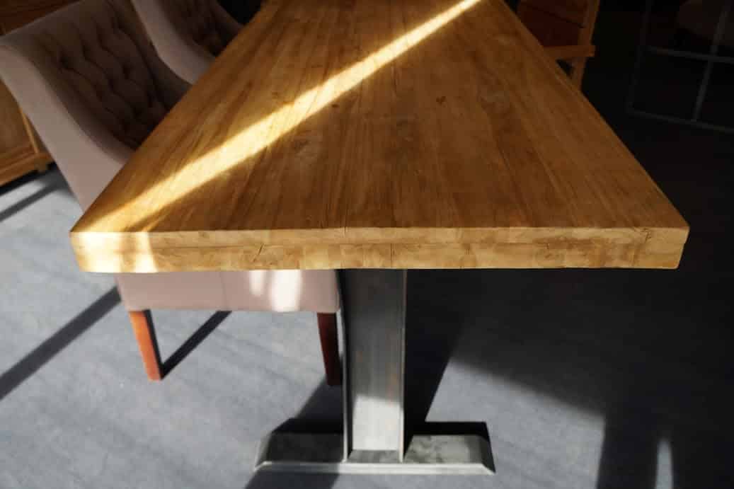 Robuuste Teakhouten Tafel Ayden