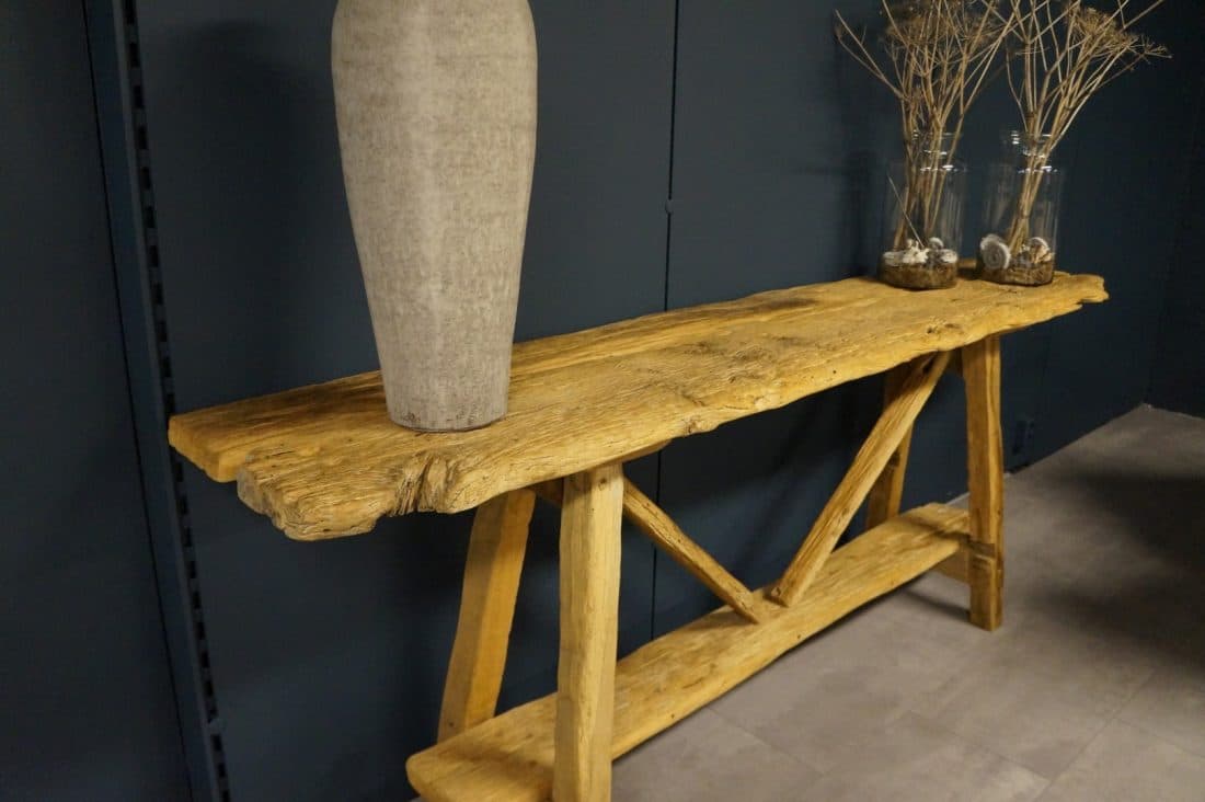 Geleefde Oud Eiken Sidetable