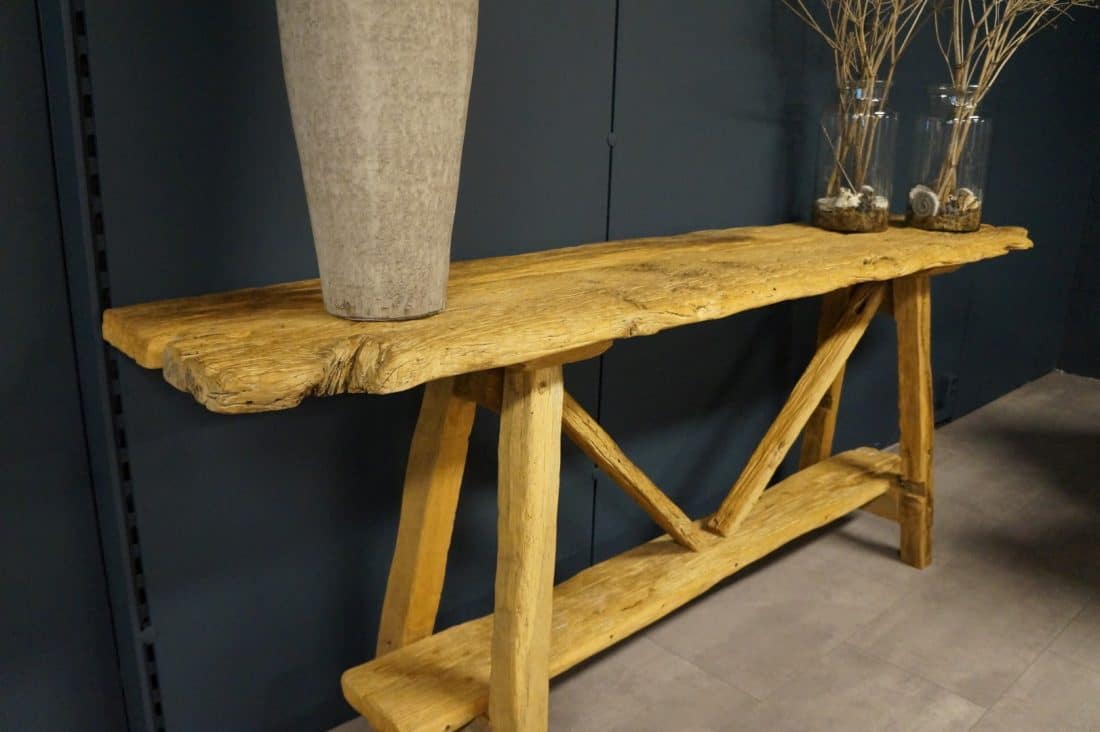 Geleefde Oud Eiken Sidetable