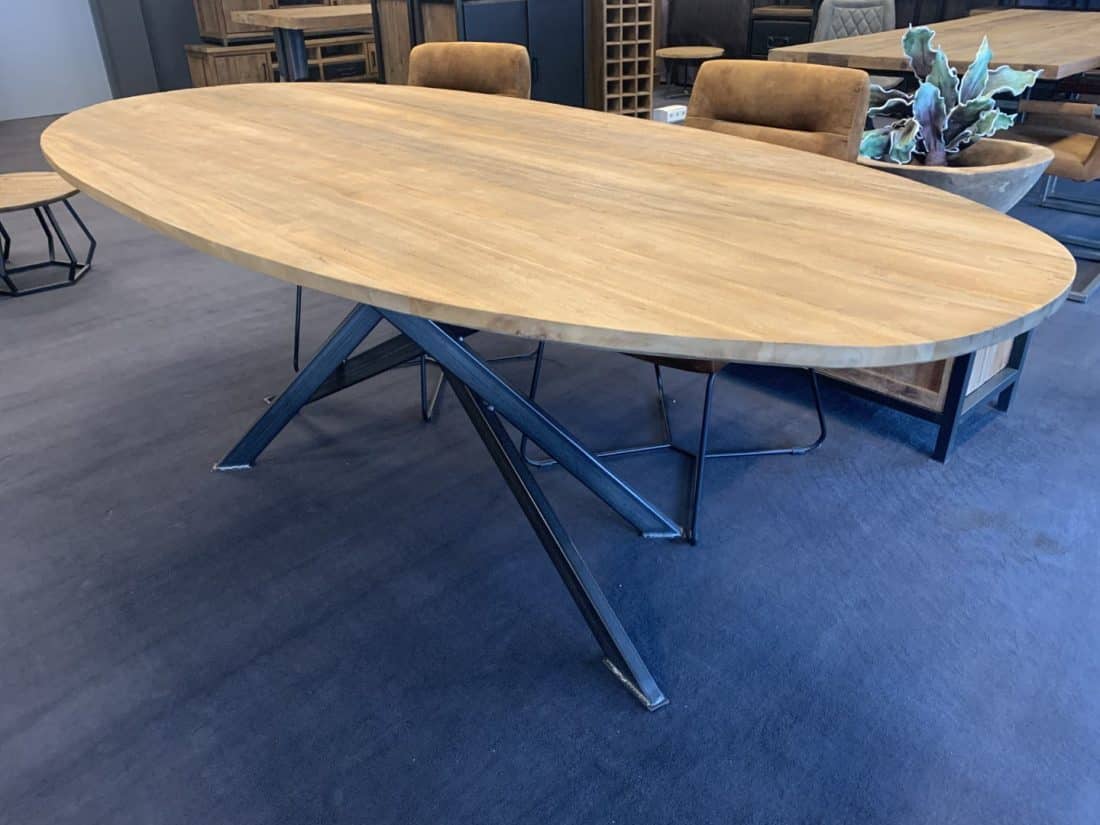 Ovale Design Tafel Teakhout