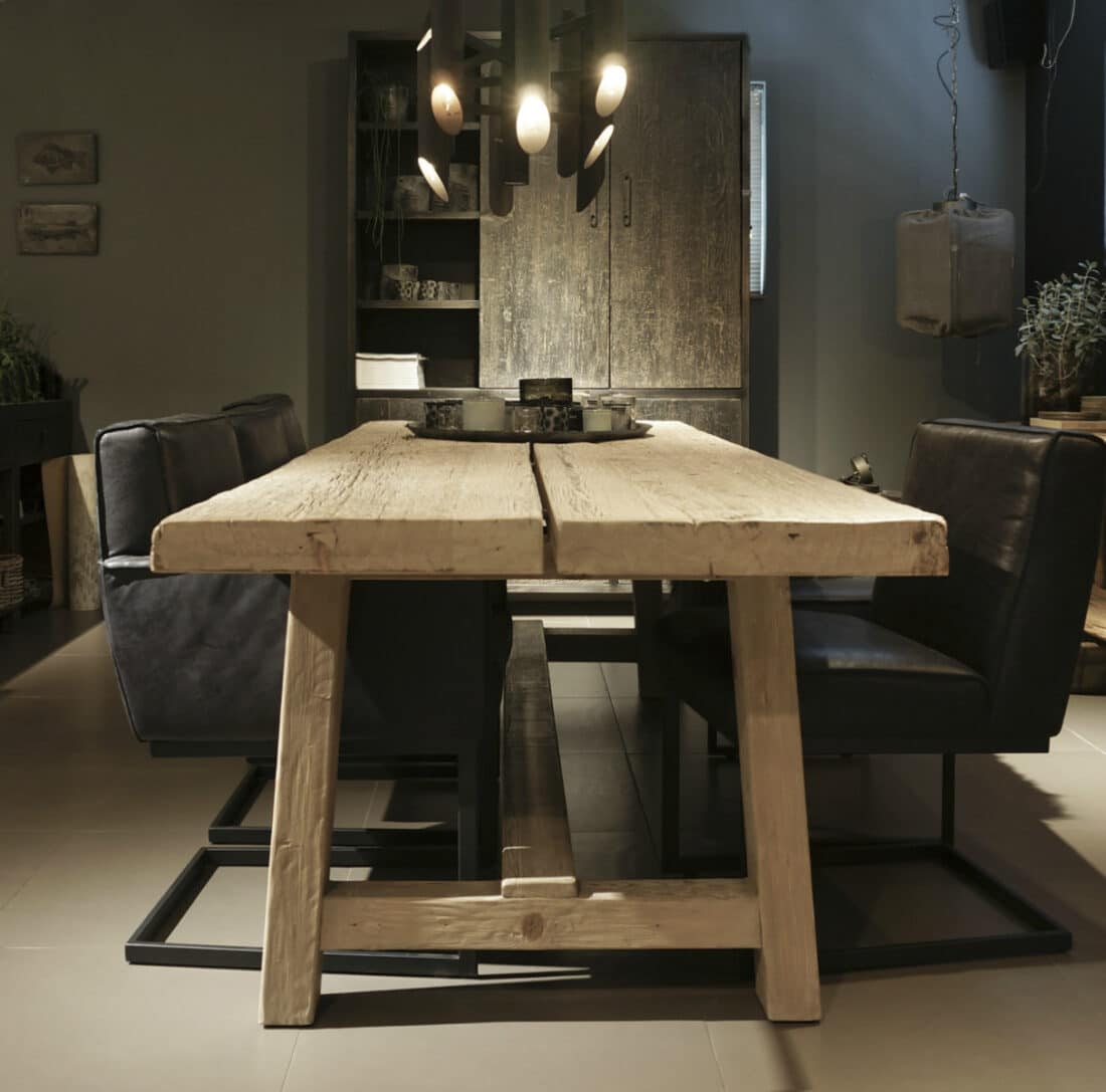 Robuuste tafel oud Olm hout