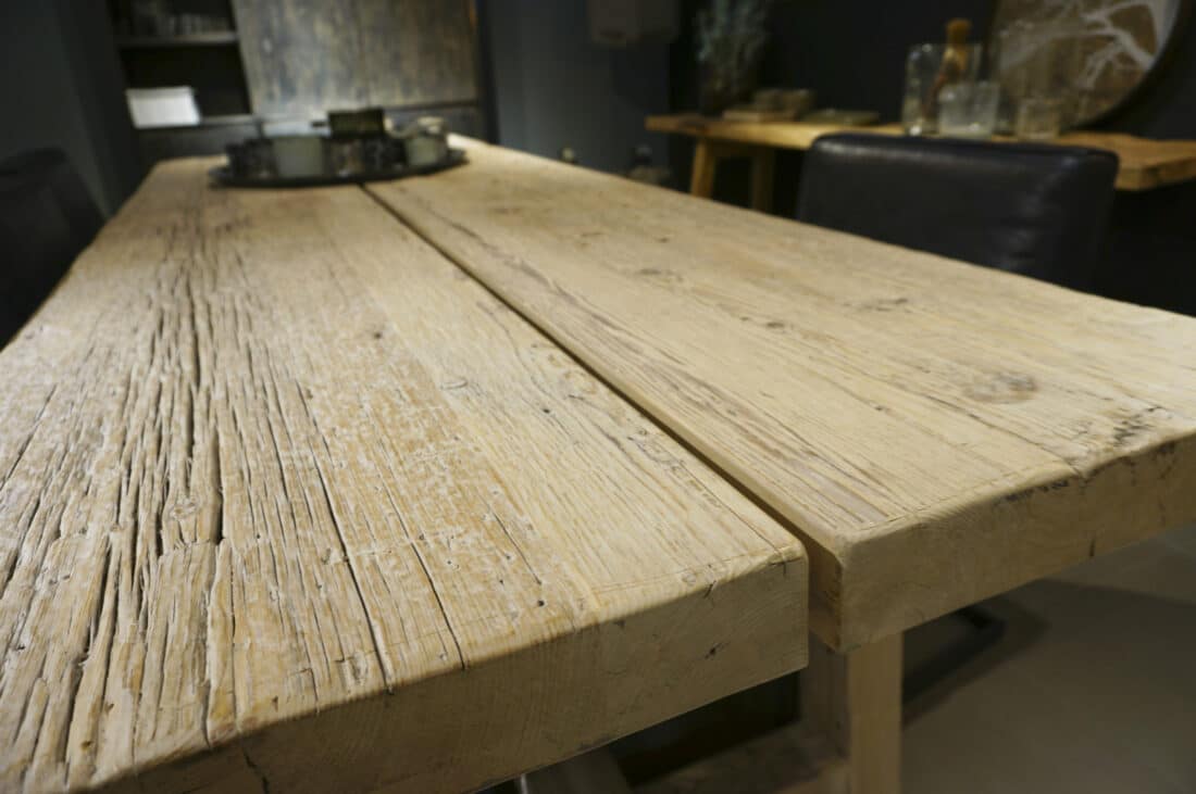 Robuuste tafel oud Olm hout