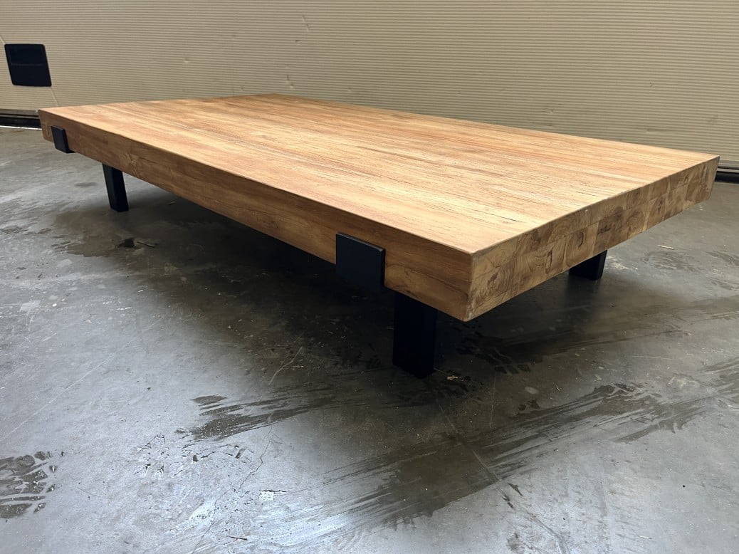 Stoere salontafel massief Teak Stoere salontafel massief Teak